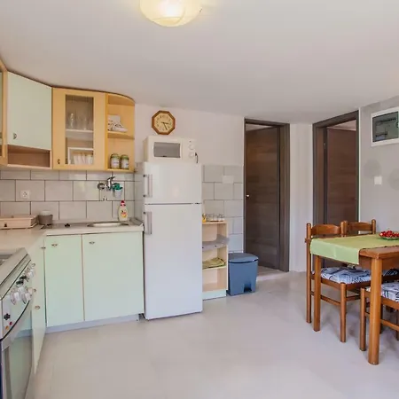 Enjoy And Relax * Cres