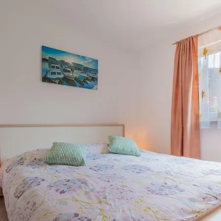 Enjoy And Relax * Cres